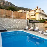 Source With Private Pool *