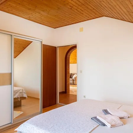 Source With Private Pool