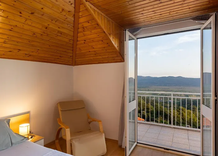 Source With Private Pool * Pridvorje