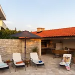 Βίλα Source With Private Pool Pridvorje