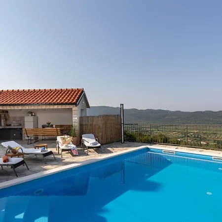 Willa Source With Private Pool *