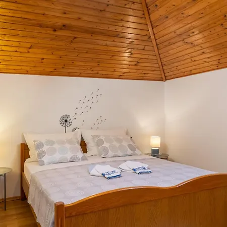 Source With Private Pool * Pridvorje