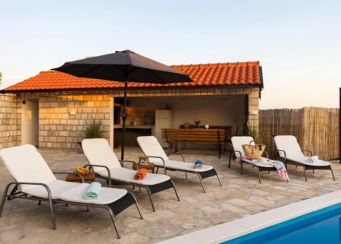 Source With Private Pool