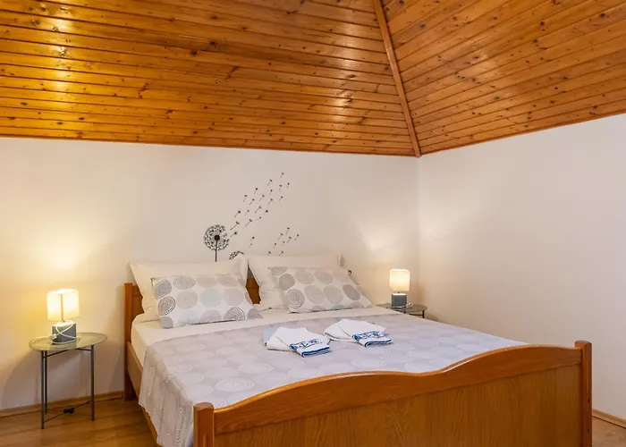 Source With Private Pool * Pridvorje